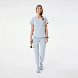 FIGS Women's Catarina One-Pocket Scrub Top